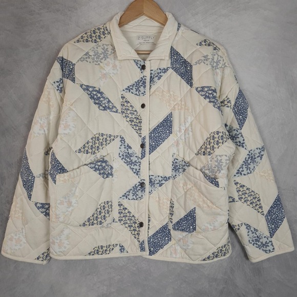 Z Supply Jackets & Blazers - Z Supply Quilted Jacket Womens Medium White Blue Floral Patchwork Snap Pockets